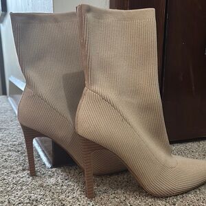 Elegant Tan Women's Ankle Boots